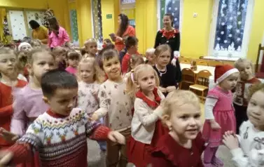 animacje świąteczne z elfami i Mikołajem