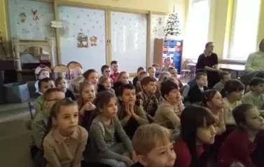 Teatrzyk "Zimowa przygoda ze świętym Mikołajem" 8