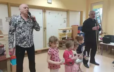 pan Witek z dziećmi 