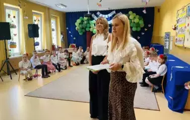 wychowawczynie witają rodzic&oacute;w