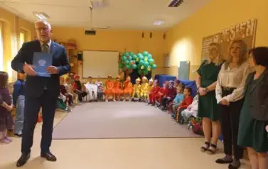 przemawia kurator oświaty