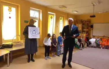 przemawiają przedstawiciele Kuratorium Oświaty w Łodzi