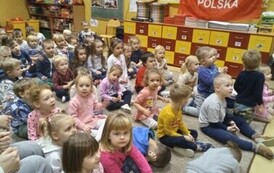 dzieci podczas koncertu