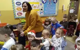 animacje świąteczne z elfami i Mikołajem
