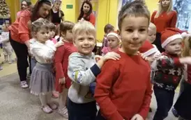 animacje świąteczne z elfami i Mikołajem