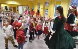 animacje świąteczne z elfami i Mikołajem