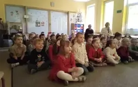 Teatrzyk "Zimowa przygoda ze świętym Mikołajem" 9