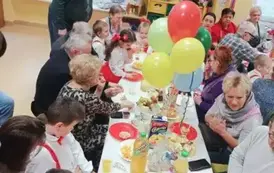poczęstunek dla dziadk&oacute;w