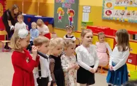 dzieci z grupy 4 m&oacute;wią wiersze