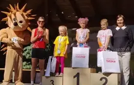 dzieci na podium