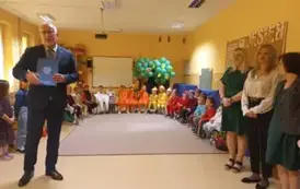 przemawia kurator oświaty