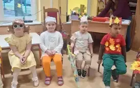 dzieci z grupy 6 w przebraniach