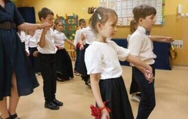 para przedszkolak&oacute;w tańczy poloneza