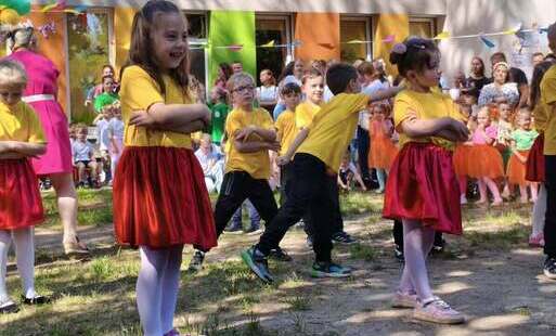 występ taneczny dzieci z grupy 7